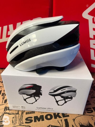 lumos Casco per bici smart Ultra con luci LED e indicatori di direzione integrati