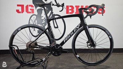 Ridley Noah Disc - Shimano 105 DI2 // 2x12s 2025