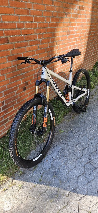 Pivot Switchblade GX 2021