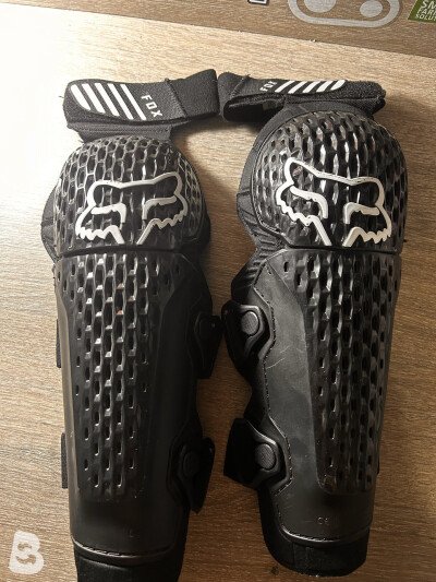 Fox Racing TITAN RACE KNEE GUARD, CE 2024