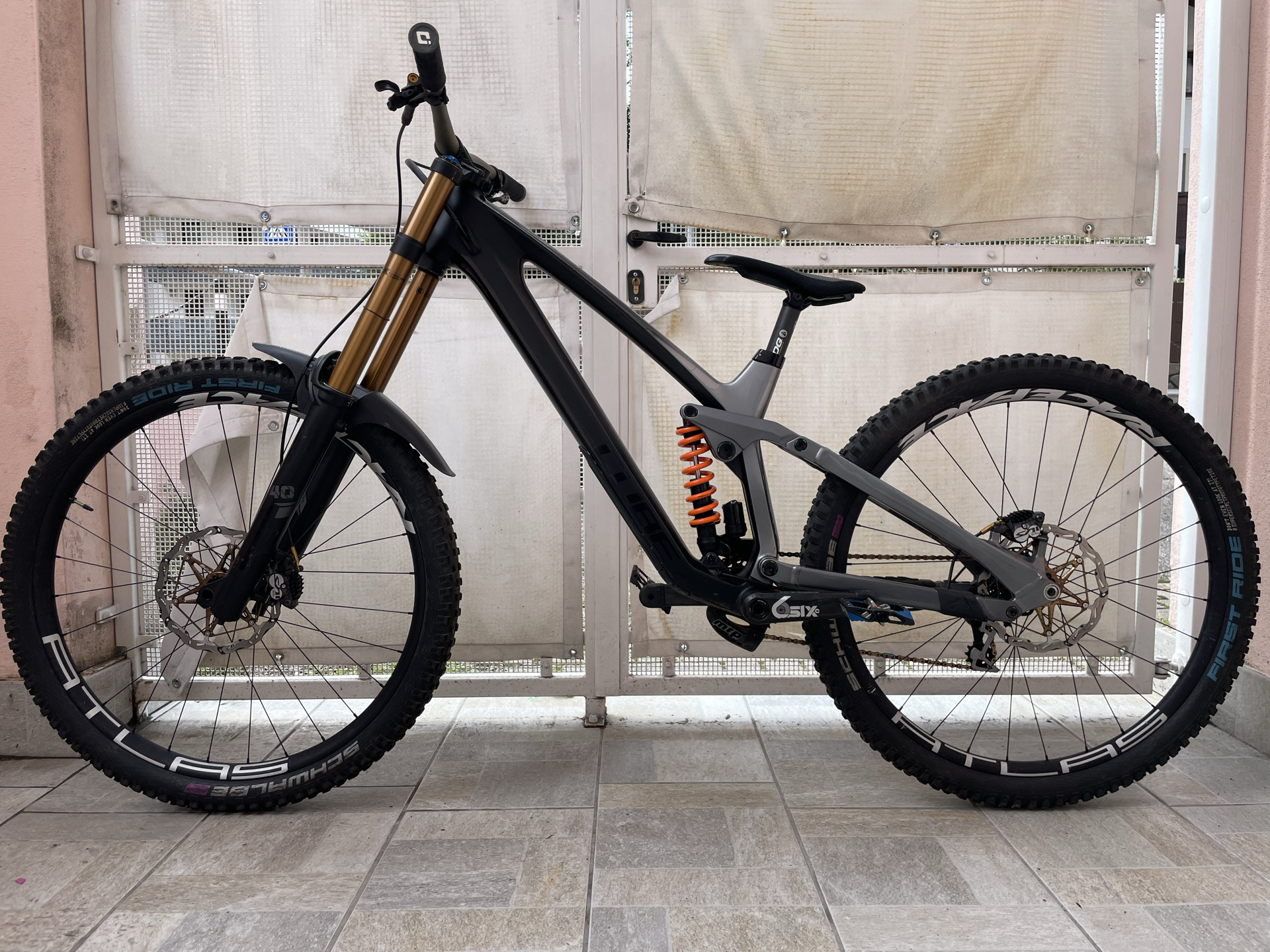 Downhill bikes: buy used & new | Bikeflip
