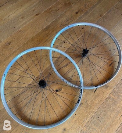 Newmen BESKAR 30