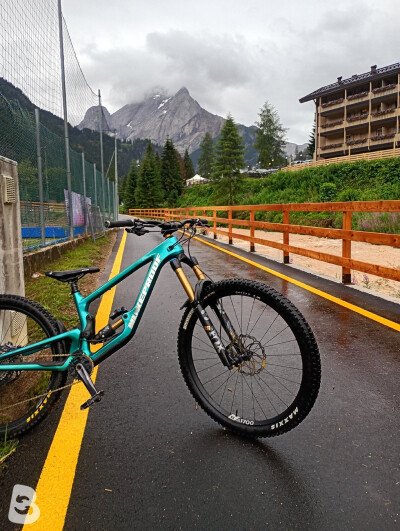 Nukeproof Giga 297 Carbon Factory 2023