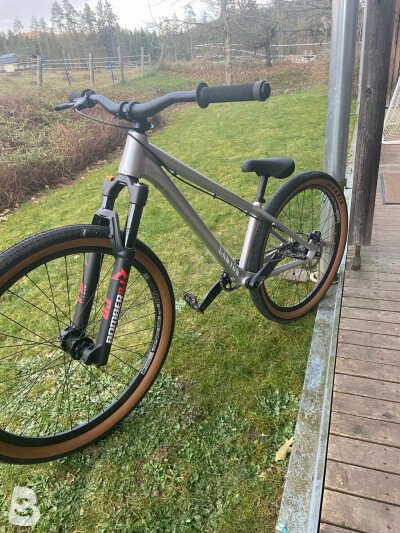 Stitched 360 Pro 完成車　13万 当サイト限定 完成車 BIG SALE】美品 キャニオン CANYON