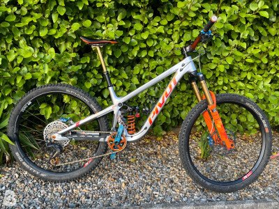 Pivot Firebird 2023