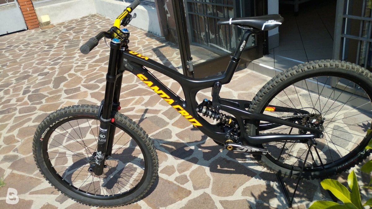 Santa Cruz V10 2017 used