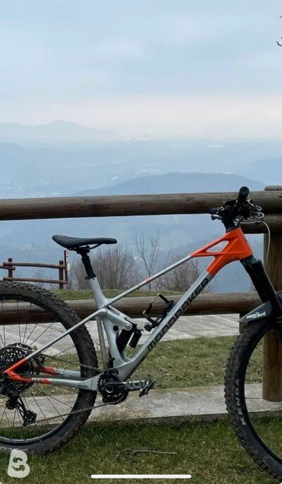 Mondraker Raze Carbon 2023