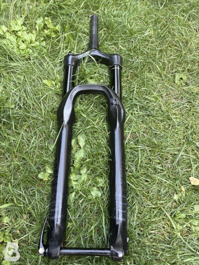 RockShox Yary 2022