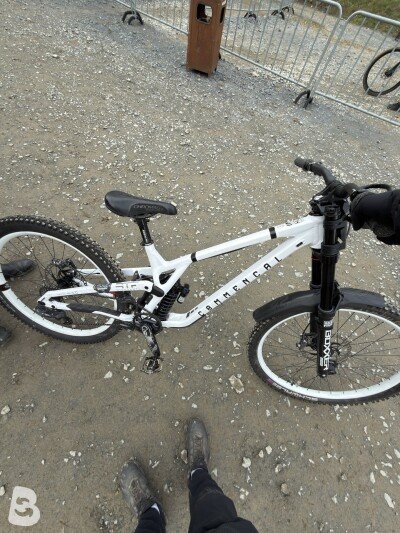 Commencal SUPREME DH V5 RIDE NEW ROCKSHOX 2025