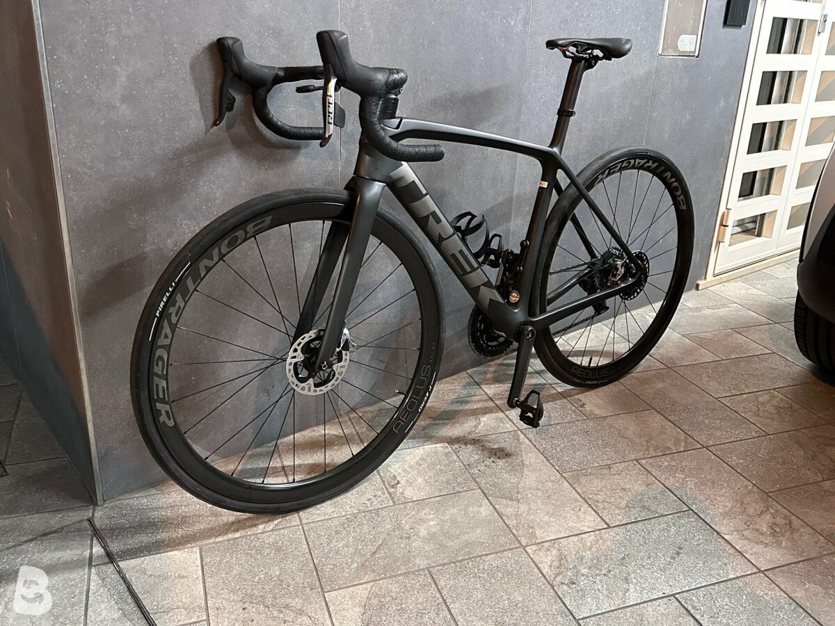 Trek emonda slr 7 best sale disc etap