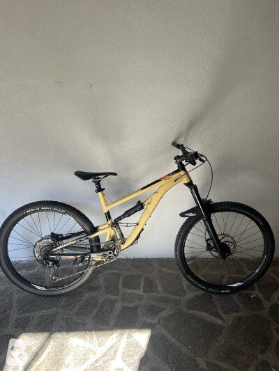 Kellys SWAG 30 27.5" 2021