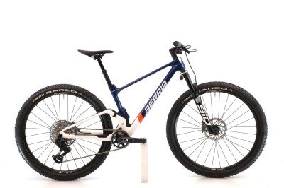Berria Mako Pro X0 AXS Flight Attendant 2022