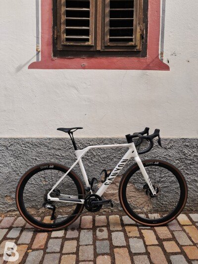 Canyon Inflite CF SLX 8 Di2 2024