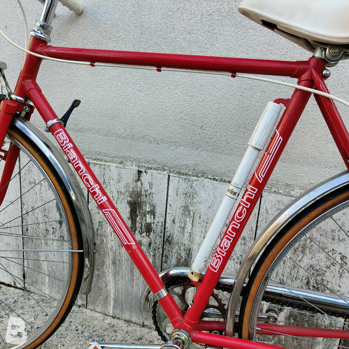 Red best sale bianchi bike