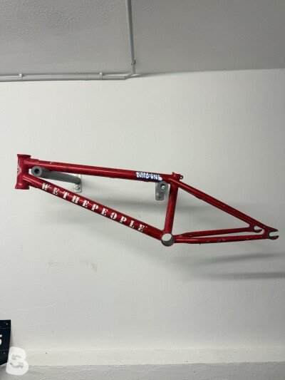 Wethepeople Message Park Rahmen 20.6 Zoll Fire Red 2023