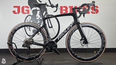 Ridley noah disc 105 di2 + carbon wheels 2025