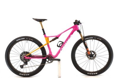 Orbea Oiz M-Team y XTR 2025