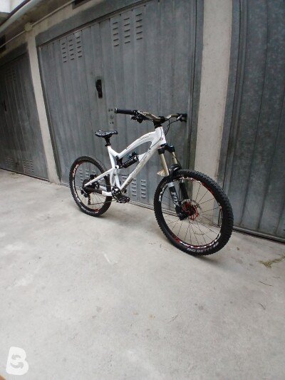 Santa Cruz Nomad V1 26" 2010