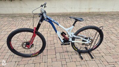Commencal SUPREME DH V4 2022