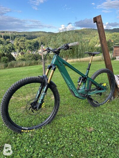 Pivot Shuttle LT Team XTR 2023