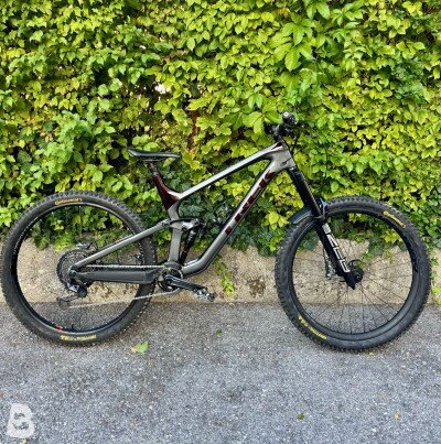 Trek Slash 9.8 XT 2022