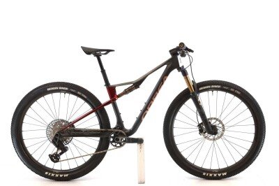 Orbea Oiz M-Team X0 AXS 2025
