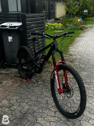 YT Industries Capra CF Pro 2025