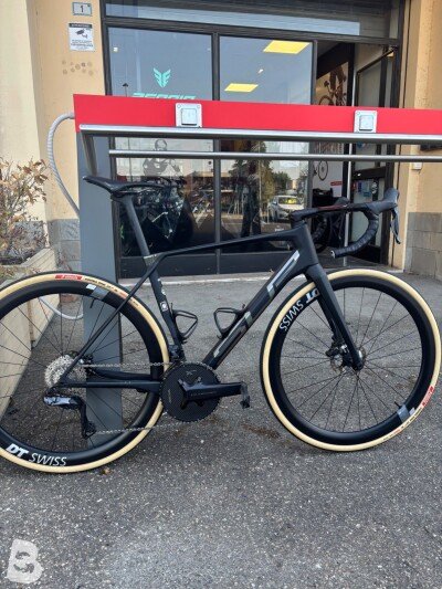 Superior X-ROAD Team Issue Di2 2023