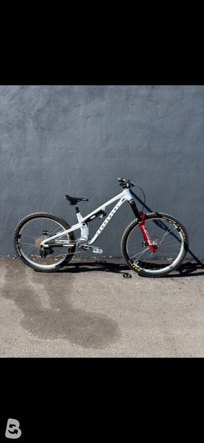 Commencal Meta v5 sx 2025