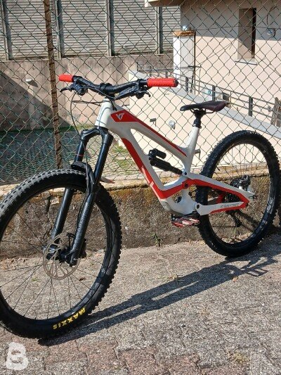 YT Industries Capra 27.5 CF 2018