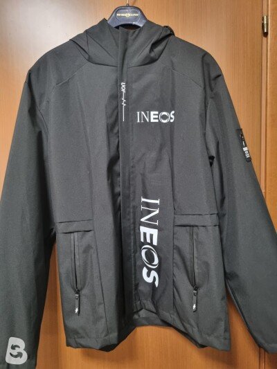 INEOS giacca a vento soportiva 2026