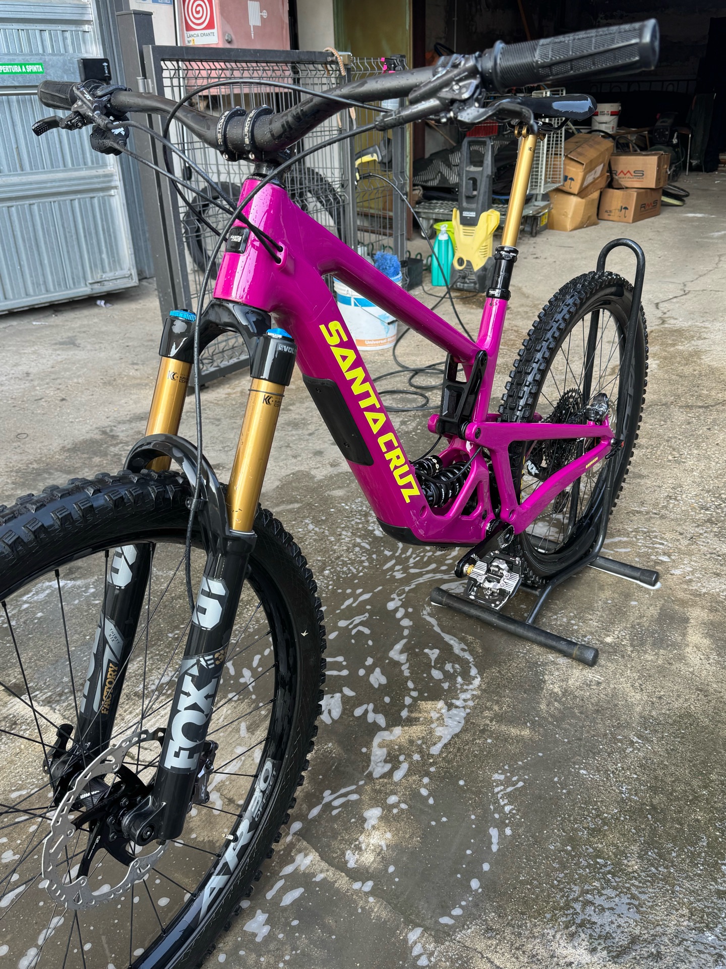 Santa Cruz Bronson 2025