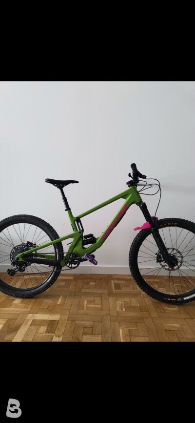 Santa Cruz Nomad v5  C R 2021