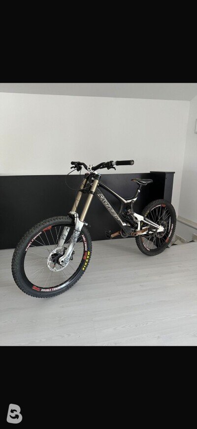 Santa Cruz V10 2015