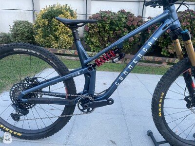 Commencal META V5 RACE 2023