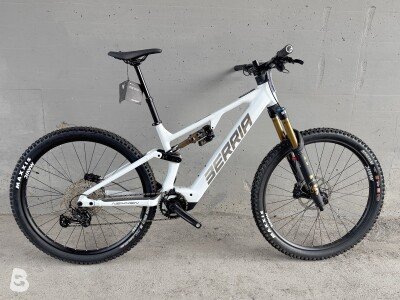 Berria Nexxen Avinox M2S XT Kashima 2026