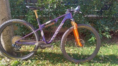 Canyon Lux World Cup CFR Team 2025