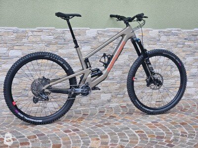 Santa Cruz MEGATOWER S / Carbon C 2023