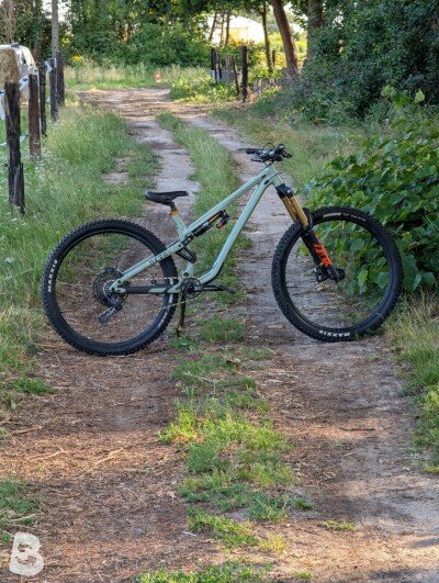 Commencal Meta AM Essential 2021