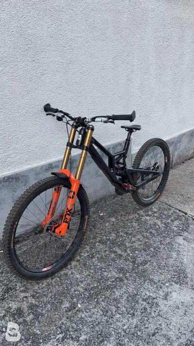 Santa Cruz V10 2026