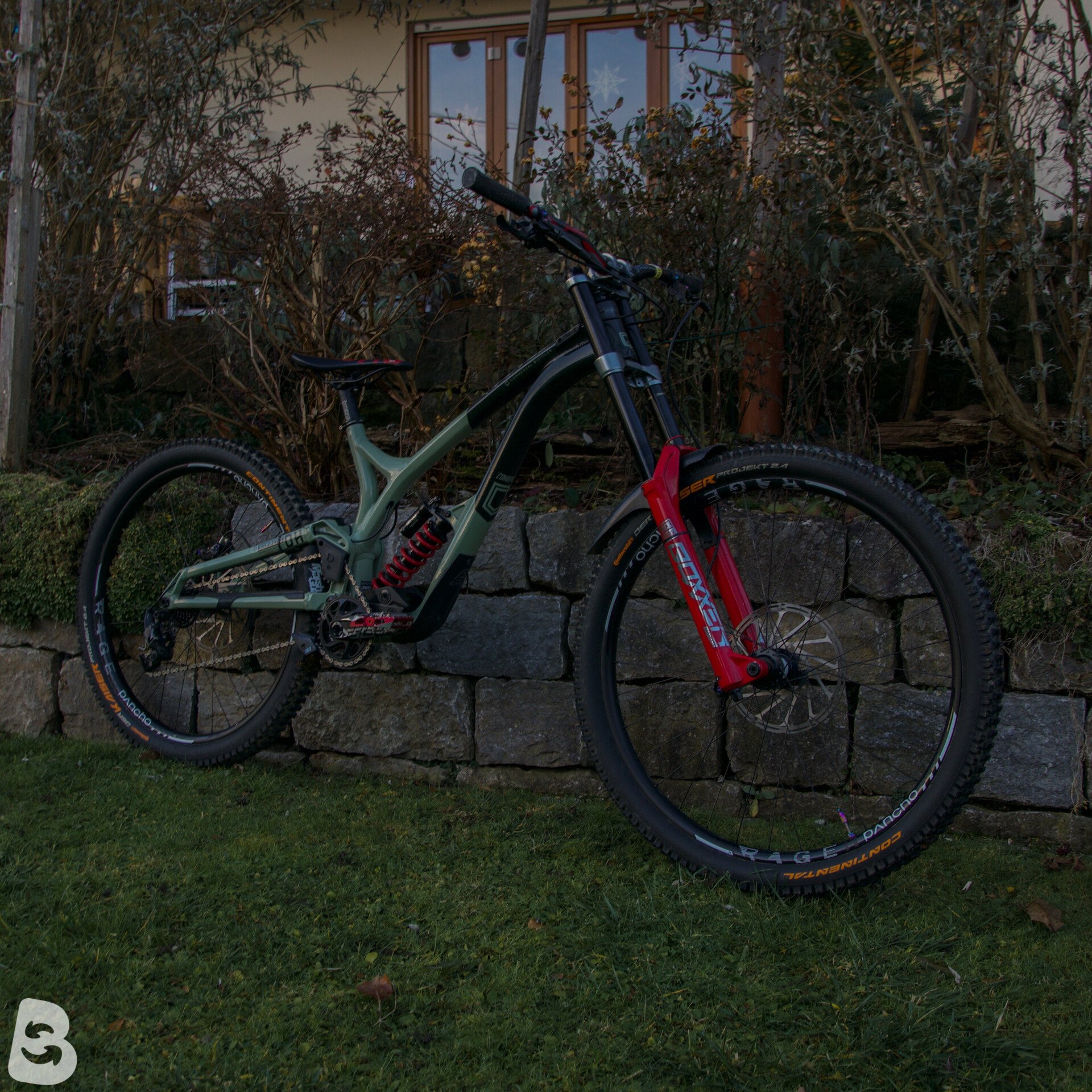 Commencal Supreme DH custom 2021 used