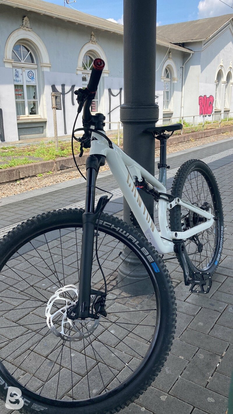 Canyon Canyon Neuron Young Hero 2022 used