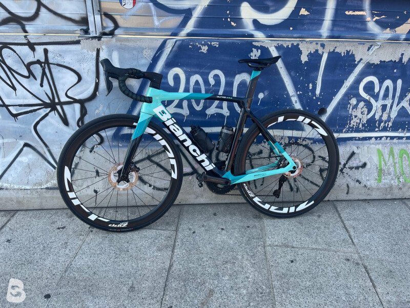 bianchi di2 road bike bike exchange Bianchi Oltre Ultegra ChooseMyBicycle Introducing the Bianchi Infinito Bianchi Sprint Shimano 105 Di2