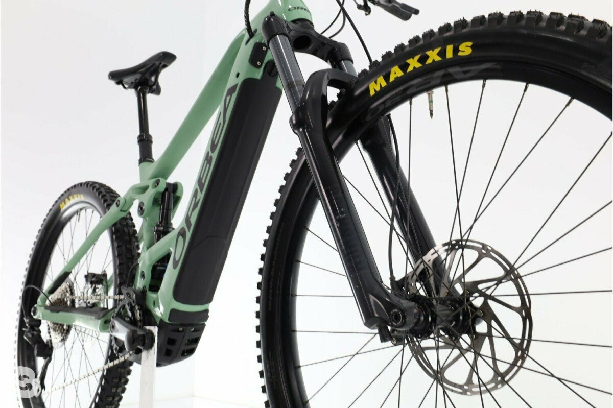 Cube stereo hybrid 120 2024 race 625 frozen green