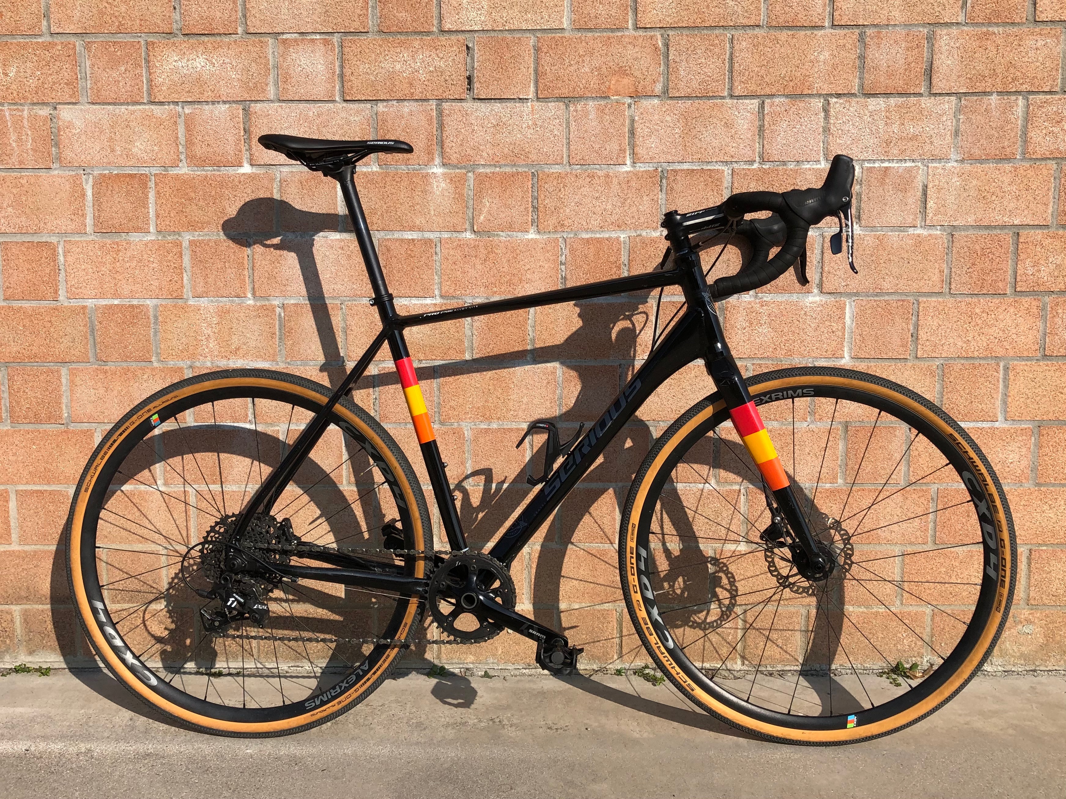 Serious grafix gravel online bike