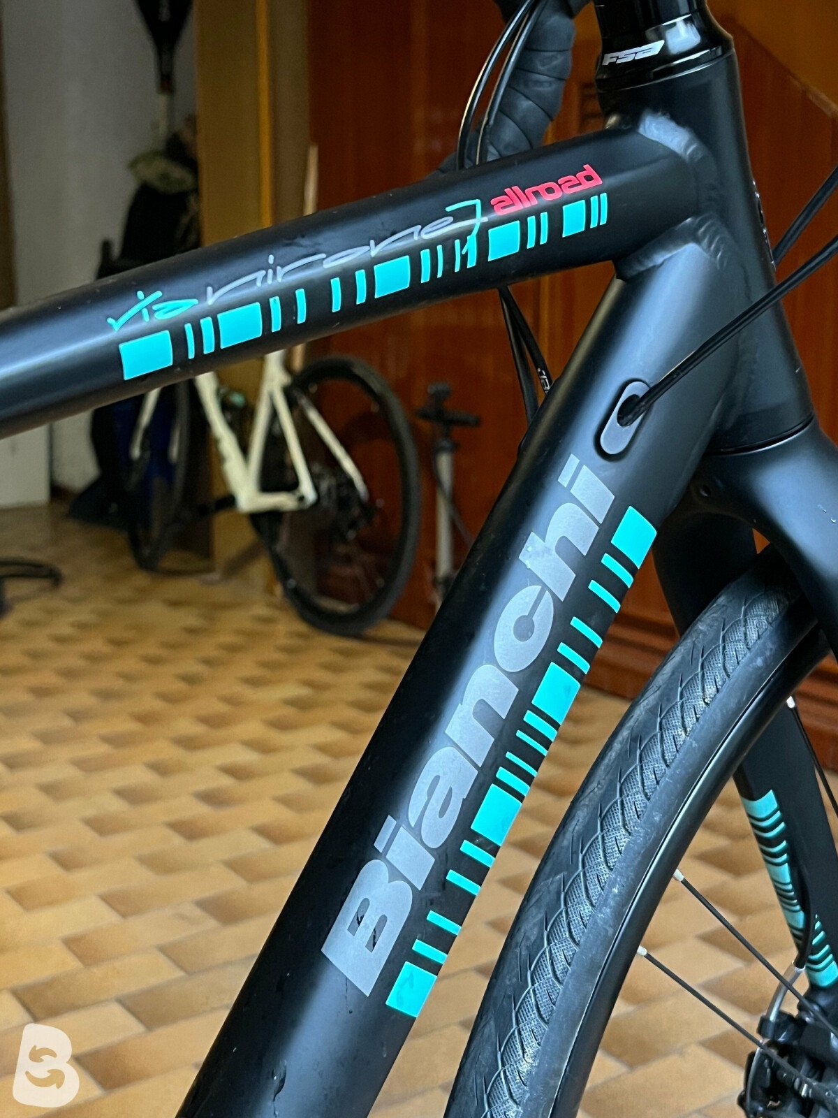 Bianchi via nirone hot sale 7 allroad sora