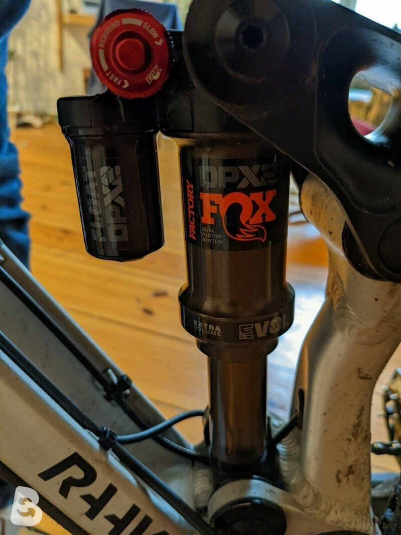 Fox DPX2 2021