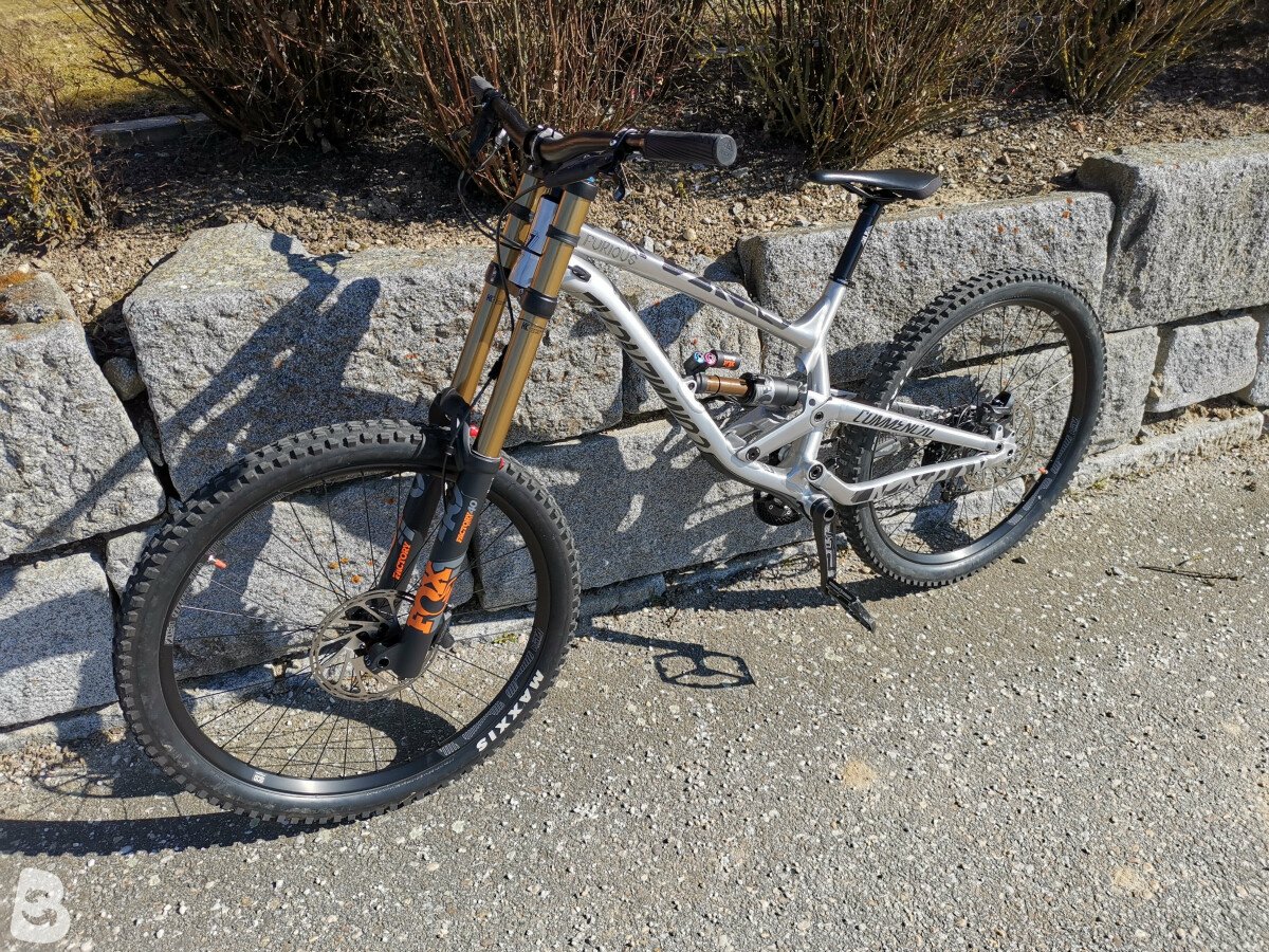 2018 sales commencal furious