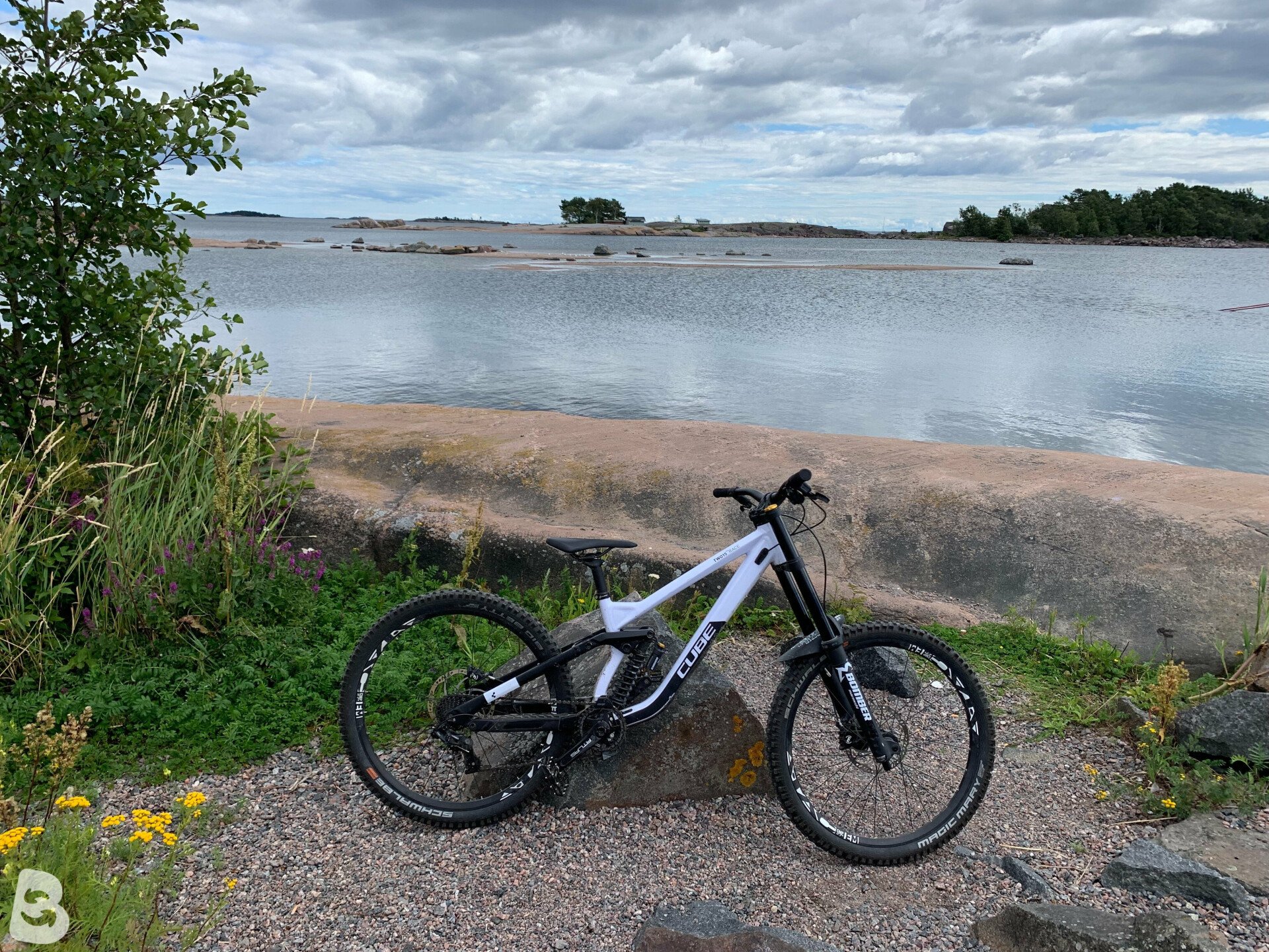 Cube Two15 Race 2022 used