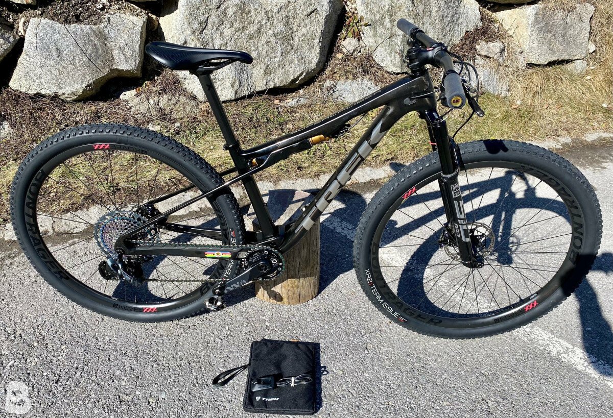 Trek supercaliber best sale 9.9 axs 2021